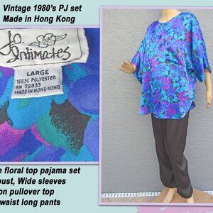 Sz Large floral top pajama set, 50" bust, Wide sleeves, 1 button, Elastic waist